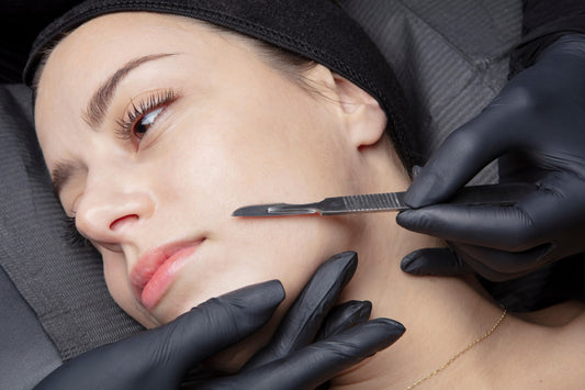 Facial con Dermaplaning